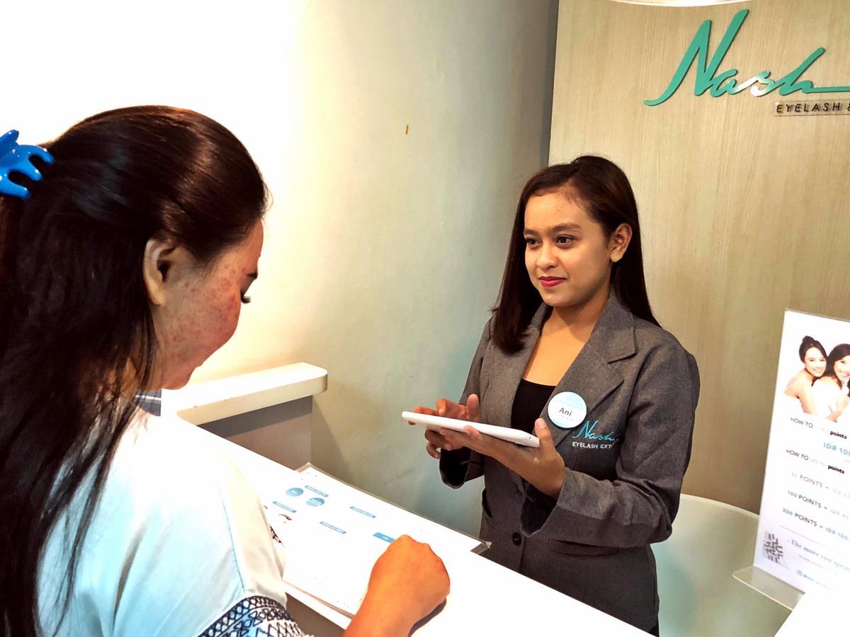 nash eyelash extension