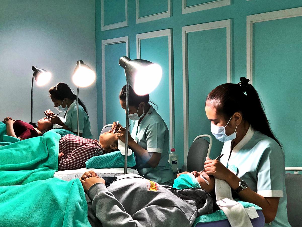 nash eyelash extension