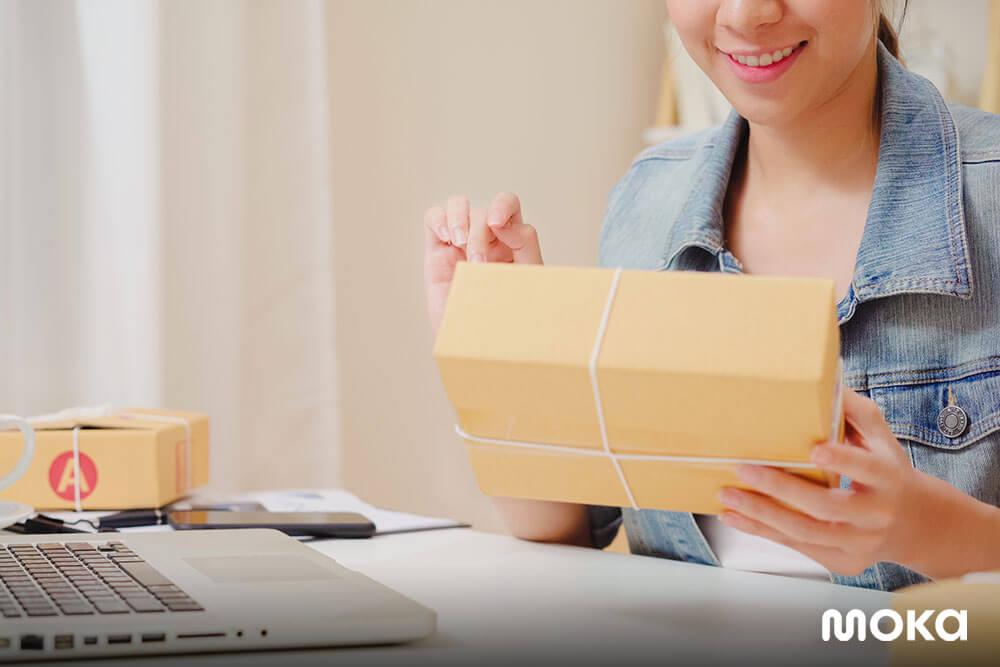 mengirim paket (2) - kemasan produk