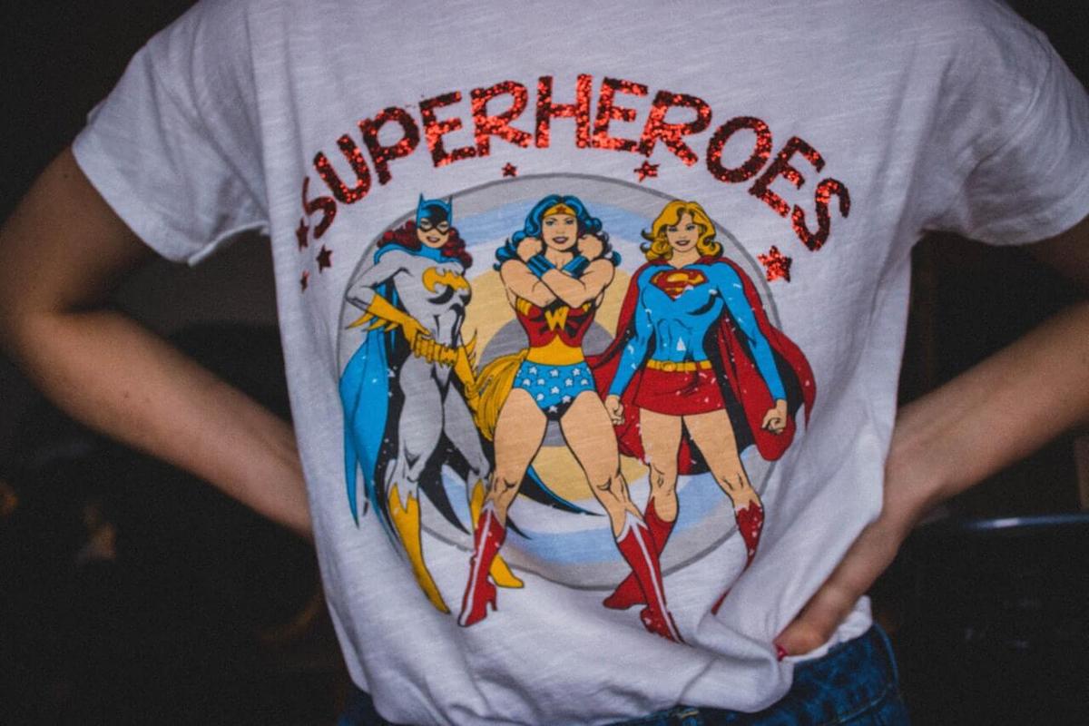 menjual kaos - kaos sablon - peluang bisnis modal kecil untuk mahasiswa