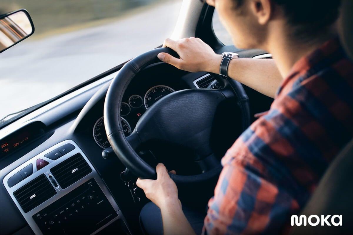 pengemudi - sopir pribadi - driver