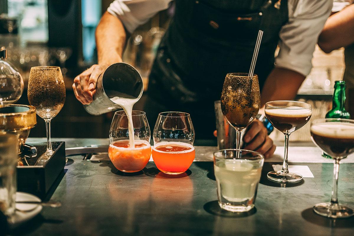 perbedaan barista dan bartender 4