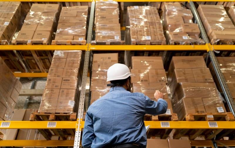 Apa Beda FIFO dengan LIFO dalam Manajemen Stok Produk?