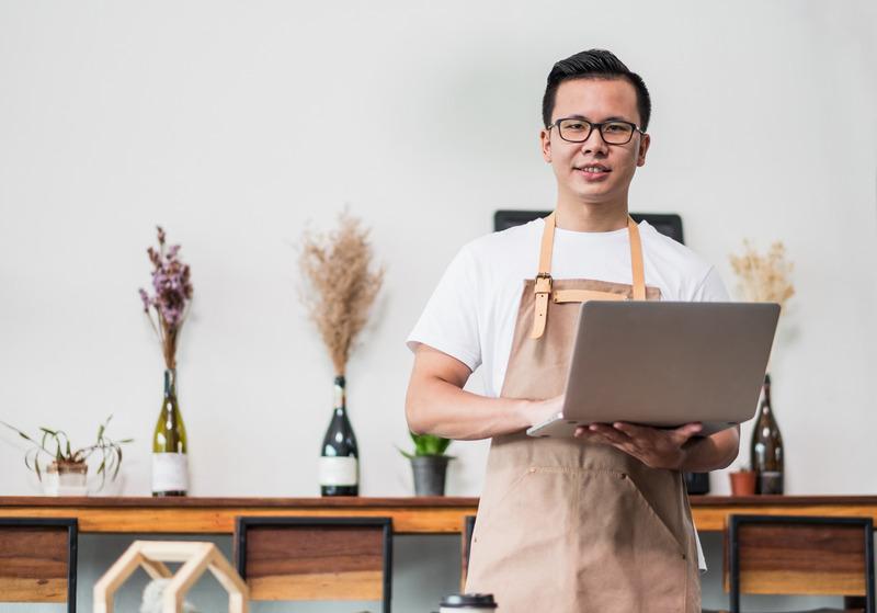 Wiraswasta: Definisi, Jenis, Contoh, dan Bedanya dengan Wirausaha