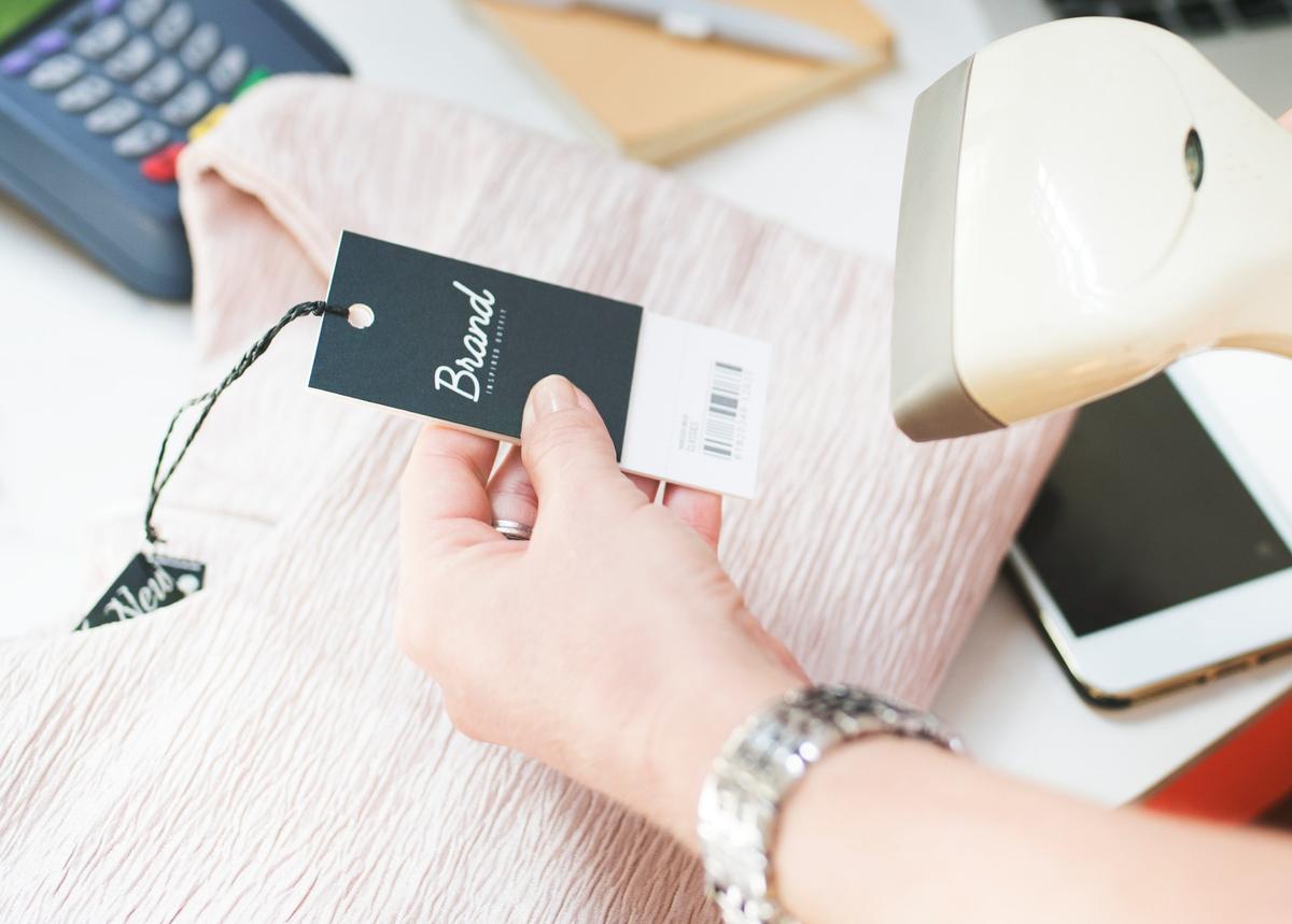 scan barcode - brand equity - beli pakaian