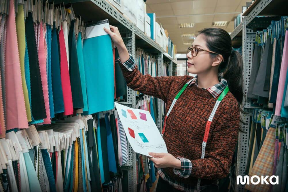 berjualan baju - ritel fashion - 12 Peluang Usaha yang Menjanjikan Berdasarkan Zodiak 2020 - kesalahan dalam bisnis ritel