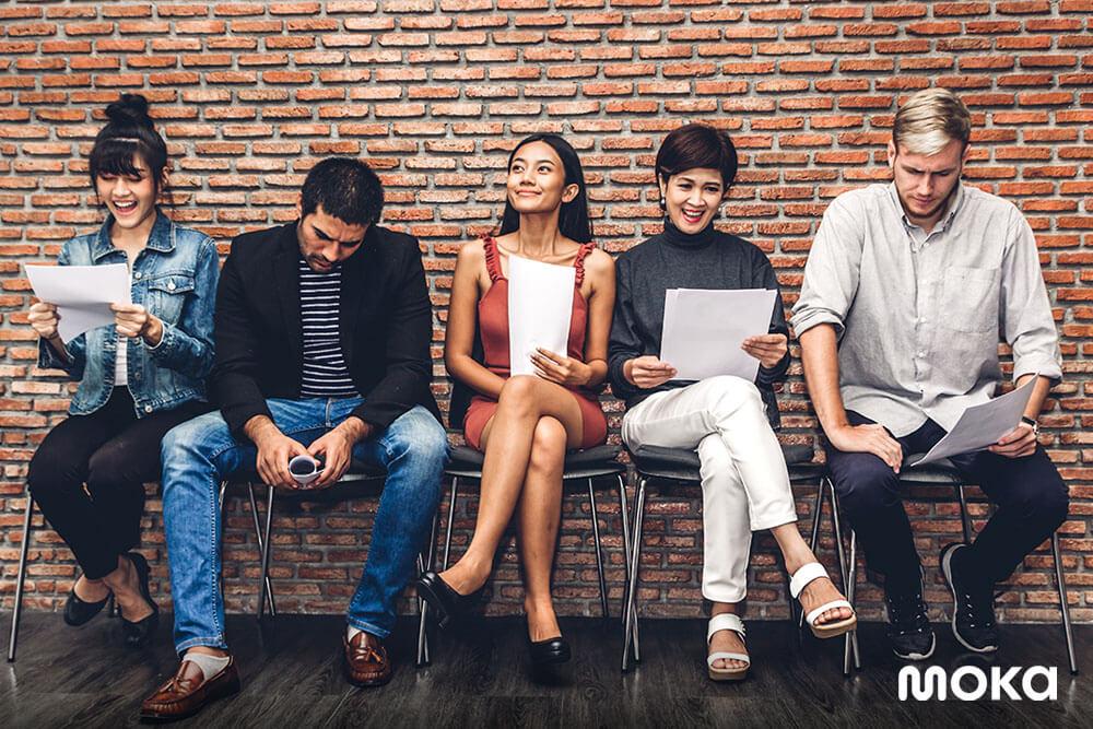 cashless society, anak muda - 9 Bisnis Sampingan Modal Kecil untuk Fresh Graduate - bisnis untuk fresh graduate