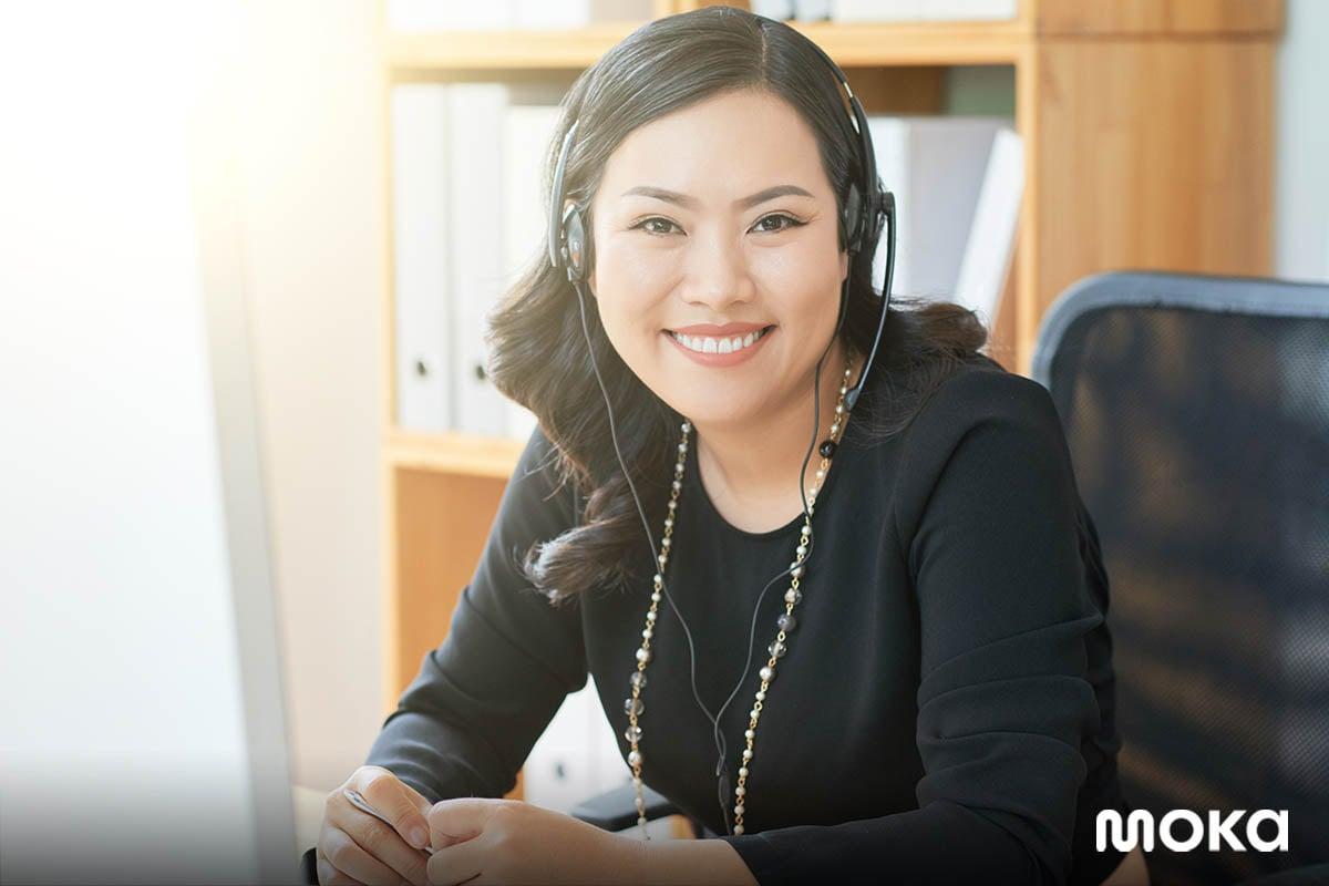 customer service - customer support - tetap berkomunikasi dengan pelanggan (1)