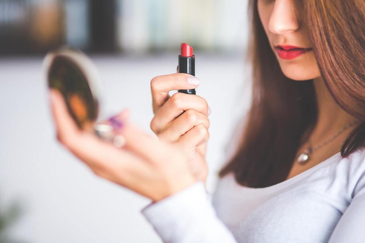 kosmetik - makeup - 8 Bisnis Dropship Paling Menguntungkan
