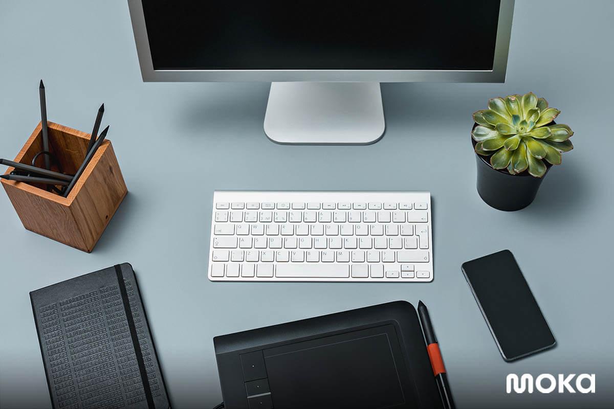 meningkatkan produktivitas saat work from home - meja harus rapi