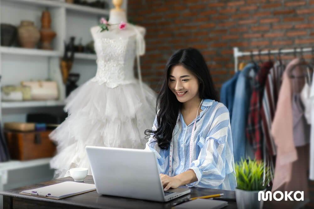 menjalankan bisnis fashion - menjadi desainer pakaian - menjahit - Peluang Usaha Sampingan Karyawan - Tren Bisnis Ritel Pasca COVID-19