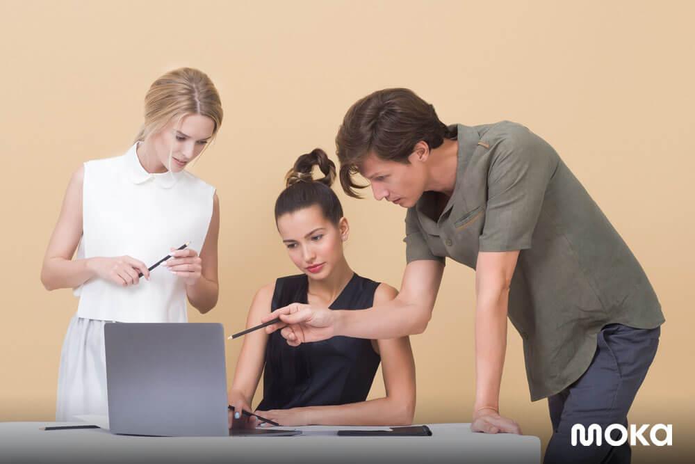 pebisnis harus menerima feedback dari orang lain - mengevaluasi kinerja bisnis - tanggapan konsumen