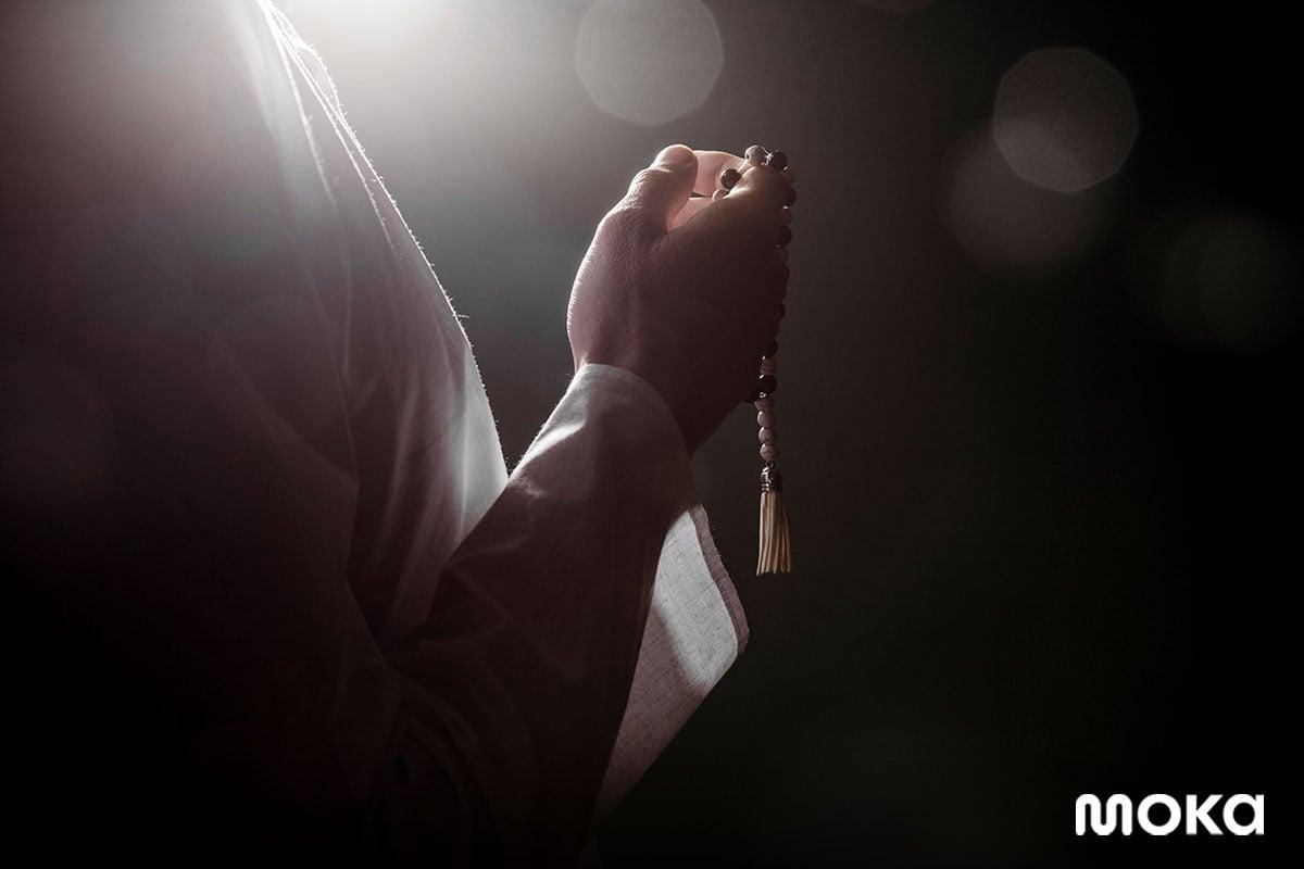 ramadan 6 - berdoa - salat - 25 Ucapan Menyambut Ramadan 2020 yang Kaya Makna