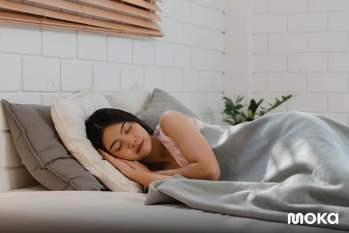 tidur - istirahat yang cukup - Cara Menghilangkan Stres Akibat Pandemi COVID-19