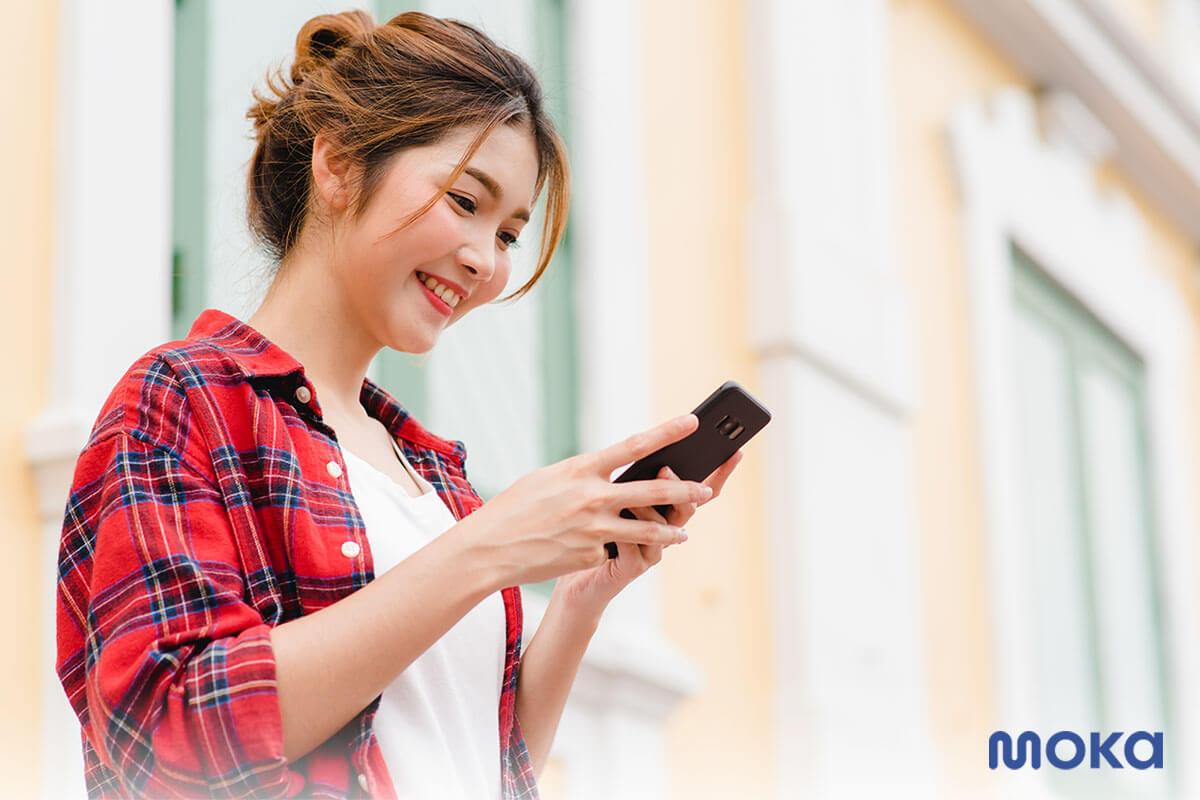 update media sosial saat jalan-jalan atau traveling